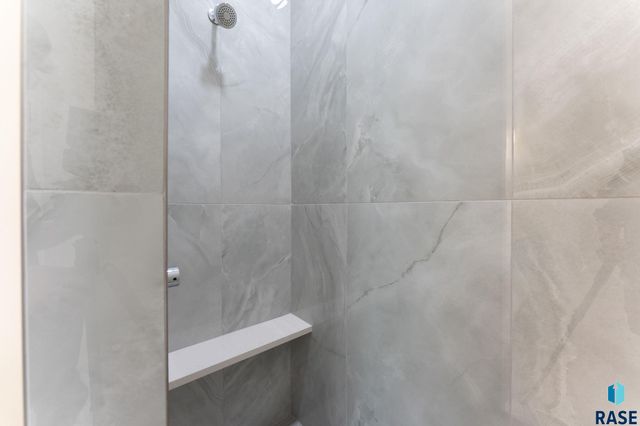 106 N Bryggen Pl Place, Sioux Falls, SD 57107