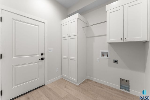 106 N Bryggen Pl Place, Sioux Falls, SD 57107