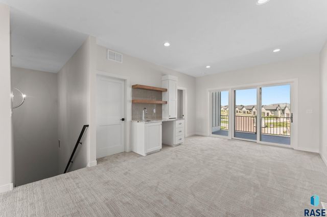 106 N Bryggen Pl Place, Sioux Falls, SD 57107