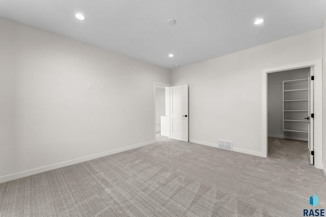 106 N Bryggen Pl Place, Sioux Falls, SD 57107