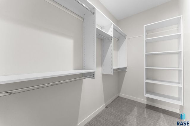 106 N Bryggen Pl Place, Sioux Falls, SD 57107