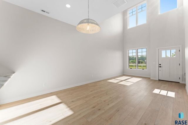 106 N Bryggen Pl Place, Sioux Falls, SD 57107