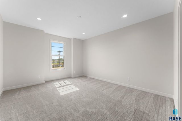 106 N Bryggen Pl Place, Sioux Falls, SD 57107