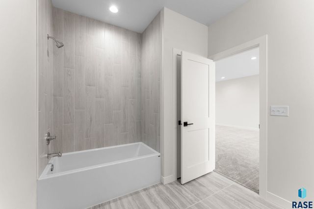 106 N Bryggen Pl Place, Sioux Falls, SD 57107