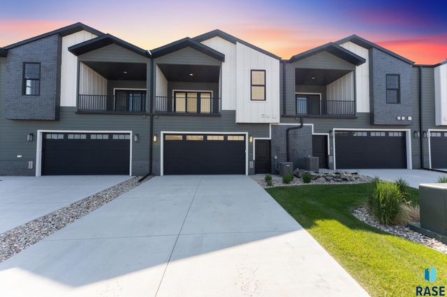 106 N Bryggen Pl Place, Sioux Falls, SD 57107