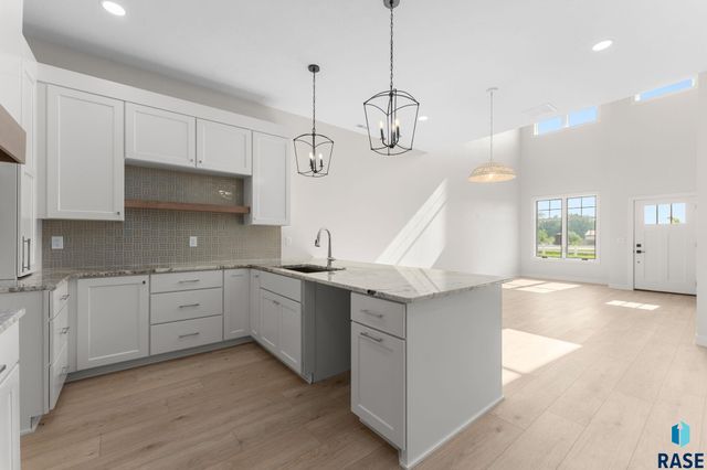 106 N Bryggen Pl Place, Sioux Falls, SD 57107