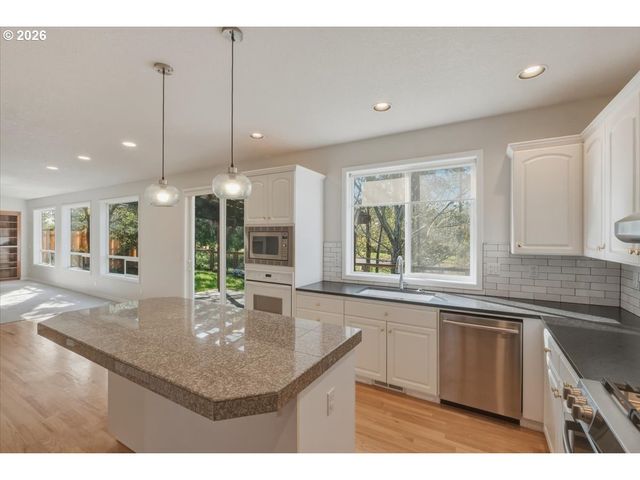 6009 Sw GRAND OAKS Dr, Corvallis, OR 97333