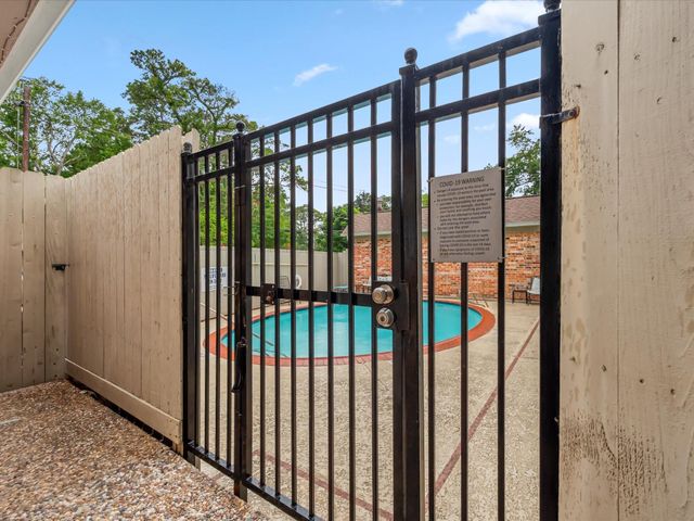 515 Tallowood Road 61, Houston, TX 77024