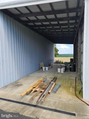 7015 WOODBINE RD, Woodbine, MD 21797