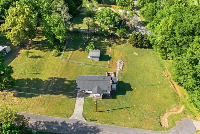 395 Dewberry Lane SE, Lindale, GA 30147