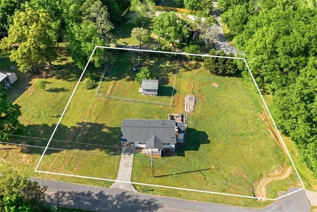 395 Dewberry Lane SE, Lindale, GA 30147