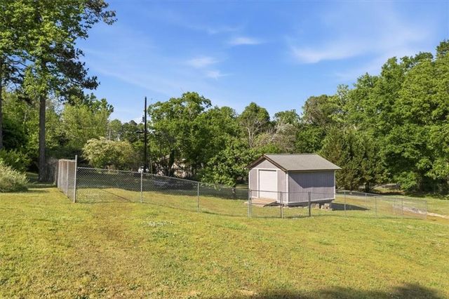 395 Dewberry Lane SE, Lindale, GA 30147