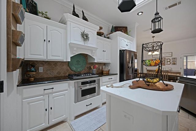 5304 London, Midland, TX 79707