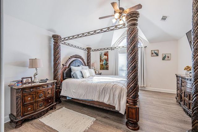 5304 London, Midland, TX 79707