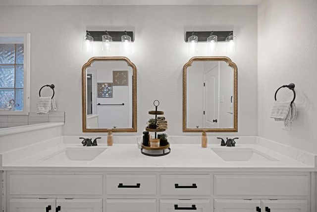 5304 London, Midland, TX 79707