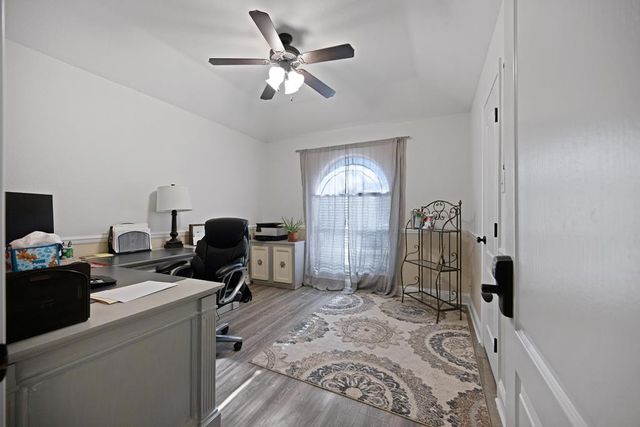 5304 London, Midland, TX 79707