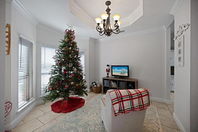 5304 London, Midland, TX 79707