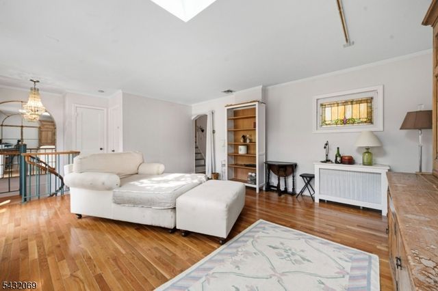 716 Colonial Rd, Franklin Lakes Boro, NJ 07417