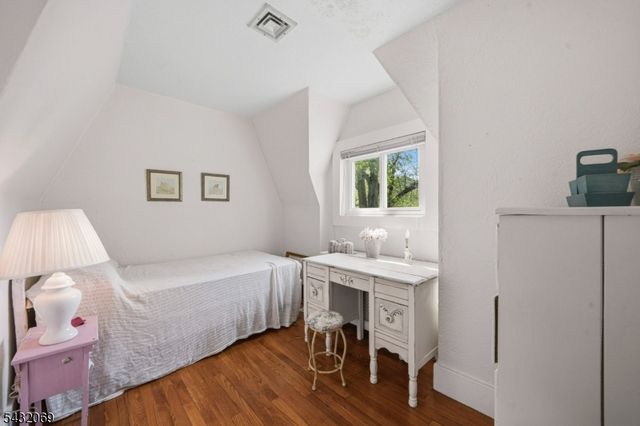 716 Colonial Rd, Franklin Lakes Boro, NJ 07417
