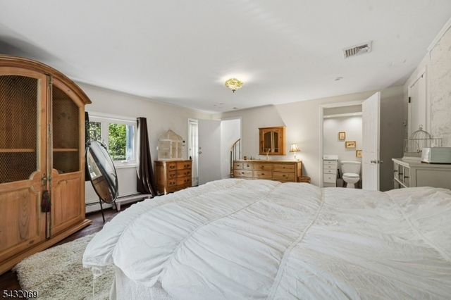 716 Colonial Rd, Franklin Lakes Boro, NJ 07417