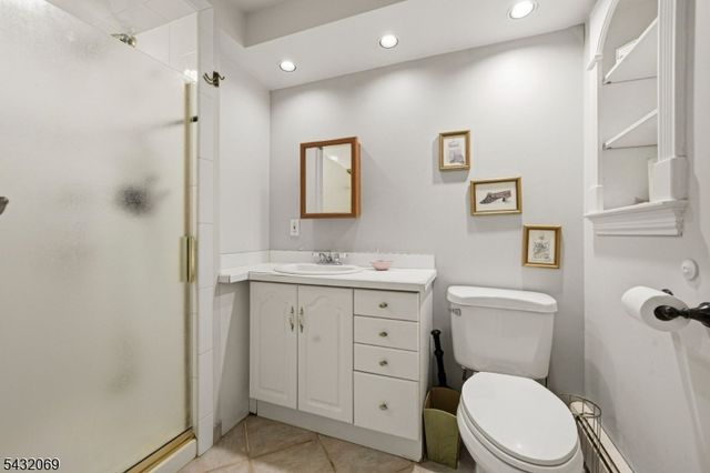 716 Colonial Rd, Franklin Lakes Boro, NJ 07417