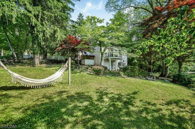 716 Colonial Rd, Franklin Lakes Boro, NJ 07417