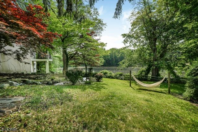 716 Colonial Rd, Franklin Lakes Boro, NJ 07417