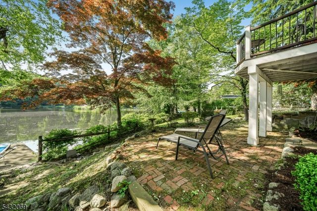 716 Colonial Rd, Franklin Lakes Boro, NJ 07417