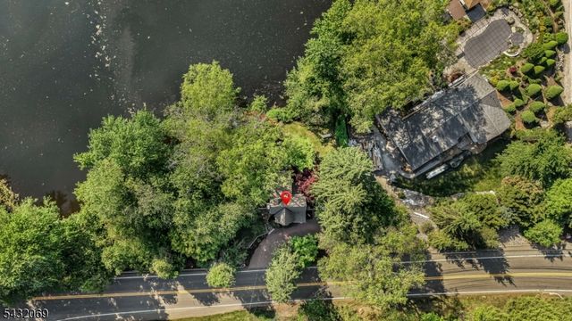 716 Colonial Rd, Franklin Lakes Boro, NJ 07417