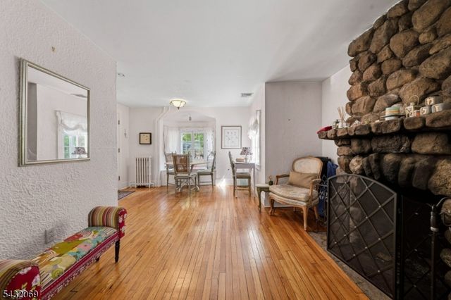 716 Colonial Rd, Franklin Lakes Boro, NJ 07417