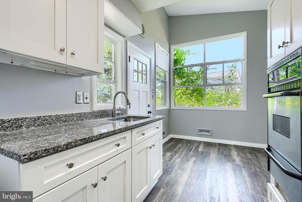 Image 11 of property listing at 6901 CHIPPEWA DR, Baltimore, MD 21209