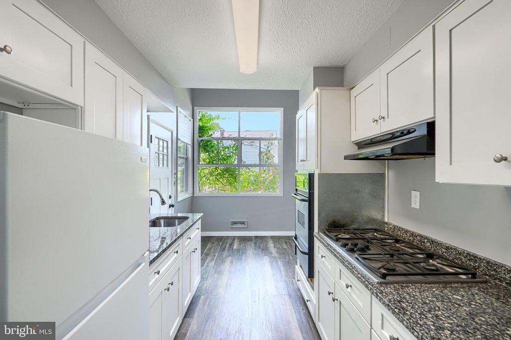 Image 14 of property listing at 6901 CHIPPEWA DR, Baltimore, MD 21209