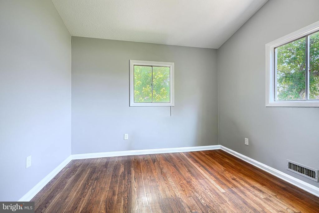 Image 34 of property listing at 6901 CHIPPEWA DR, Baltimore, MD 21209