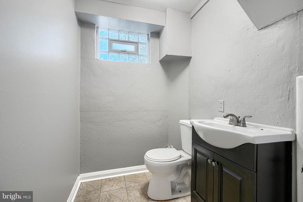 Image 36 of property listing at 6901 CHIPPEWA DR, Baltimore, MD 21209