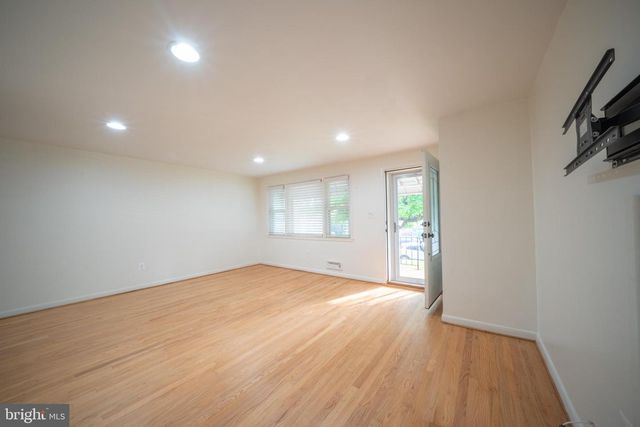 1106 LINDEN AVE, Halethorpe, MD 21227