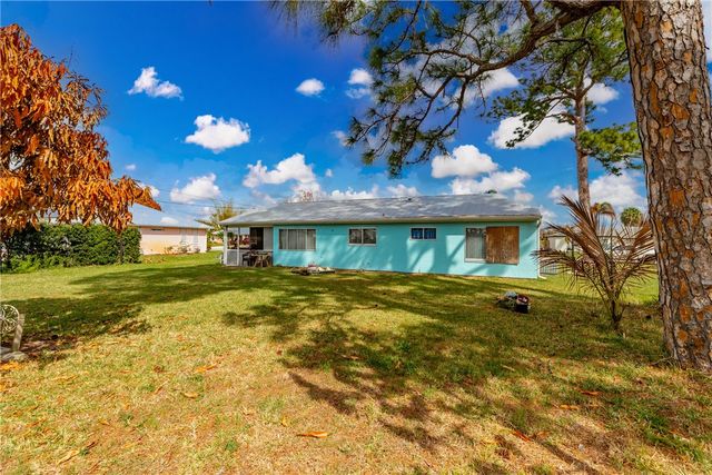 621 24th Street SW, Vero Beach, FL 32962