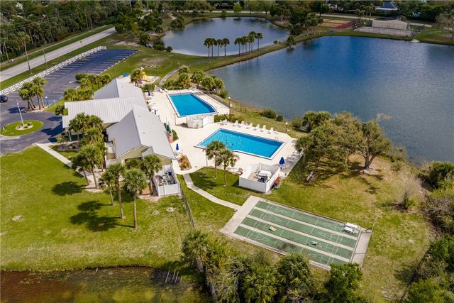 621 24th Street SW, Vero Beach, FL 32962
