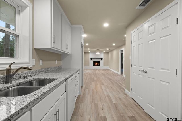 303 Campbell St, Daingerfield, TX 75638