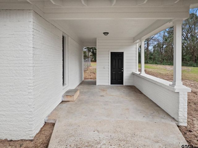 303 Campbell St, Daingerfield, TX 75638