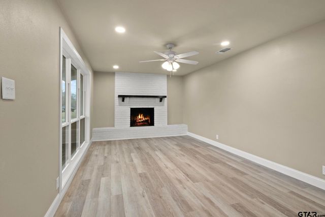 303 Campbell St, Daingerfield, TX 75638