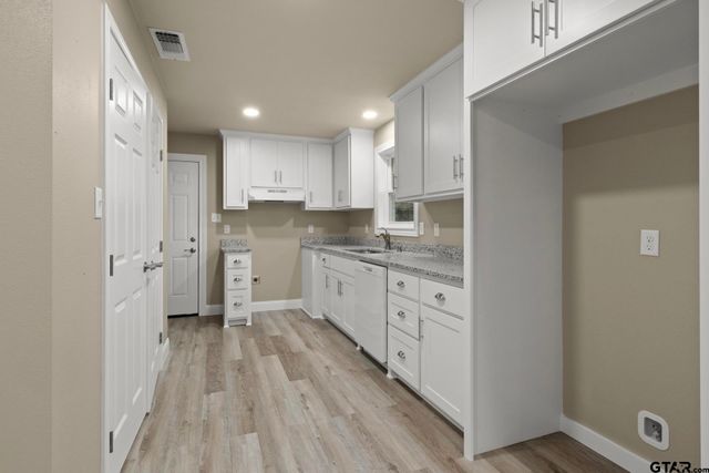 303 Campbell St, Daingerfield, TX 75638