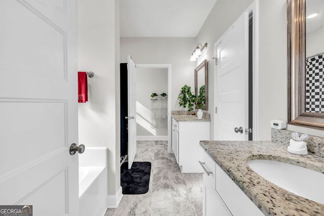 814 Natures Walk, Gray, GA 31032