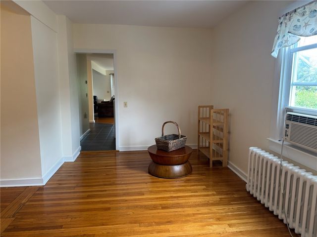 23 Carey Street, Newport, RI 02840