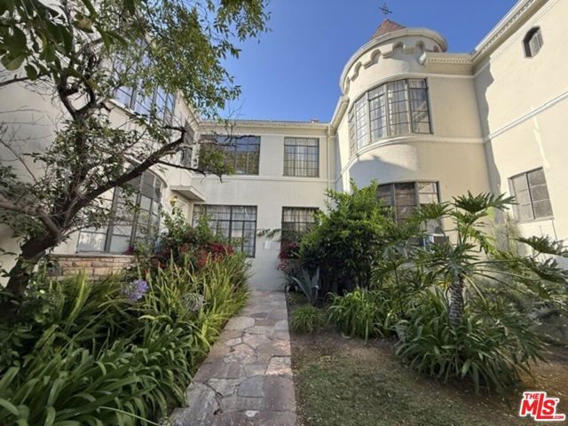 4707 Finley Avenue 4, Los Angeles, CA 90027
