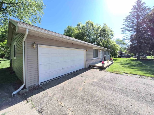 1282 Arrowhead Drive, Burton, MI 48509