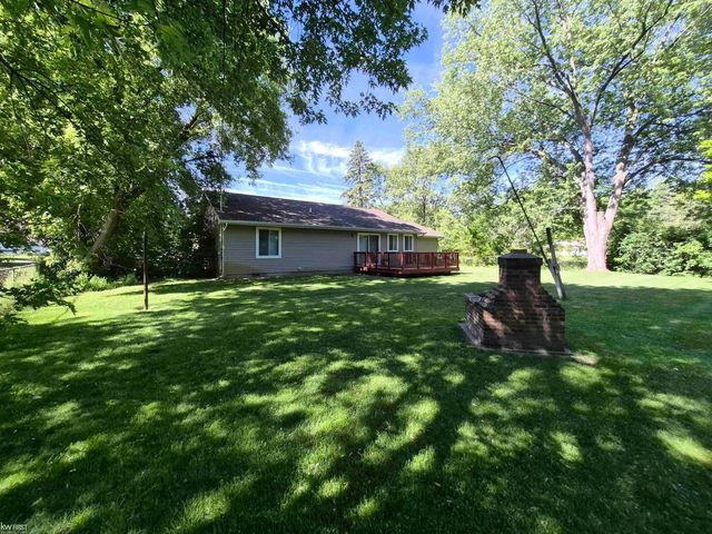 1282 Arrowhead Drive, Burton, MI 48509