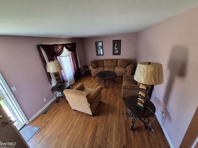 1282 Arrowhead Drive, Burton, MI 48509