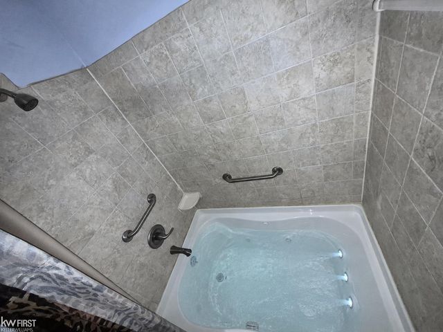 1282 Arrowhead Drive, Burton, MI 48509
