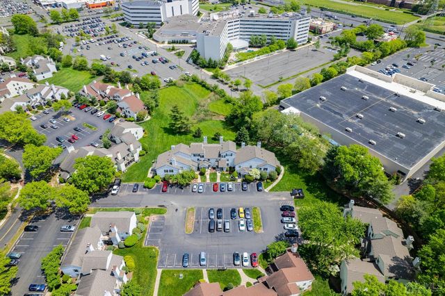 1612 Woodbridge Commons Way, Iselin, NJ 08830