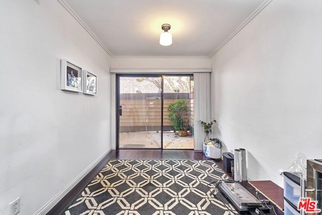 421 S Van Ness Avenue 3, Los Angeles, CA 90020